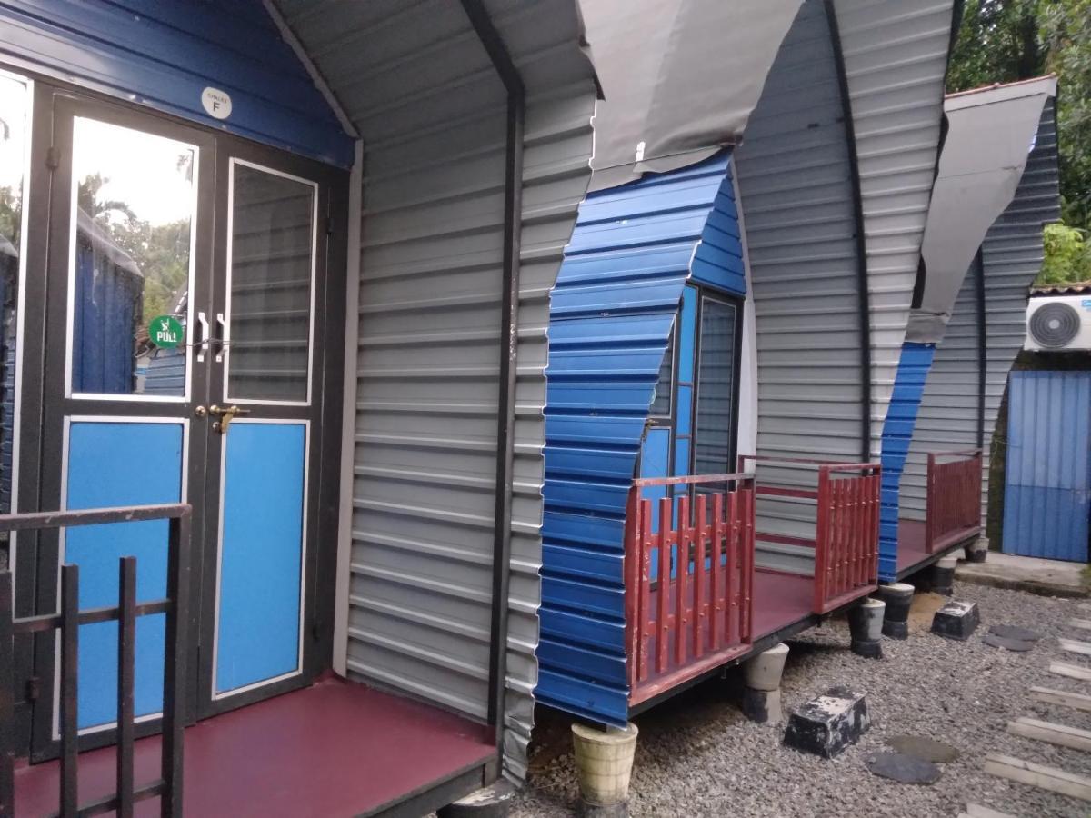 Airport A4 Transit Hub - Eco Chalets Katunayaka Exterior photo